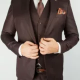 Костюм-тройка с фактурной тканью, бордового цвета Каталог