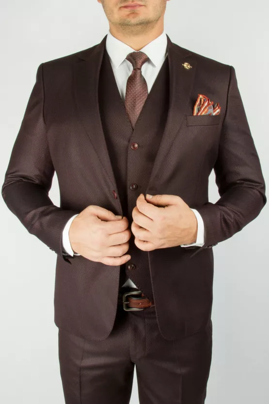 Костюм-тройка с фактурной тканью, бордового цвета Каталог