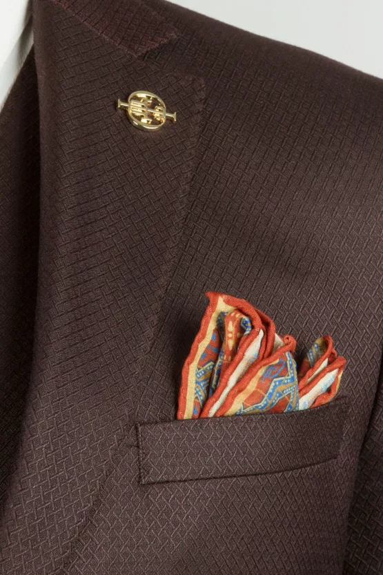 Костюм-тройка с фактурной тканью, бордового цвета Каталог