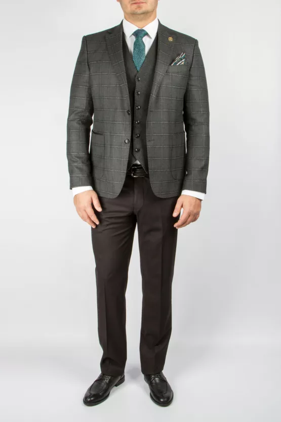 Костюм-тройка серого цвета комбинированная модель Каталог