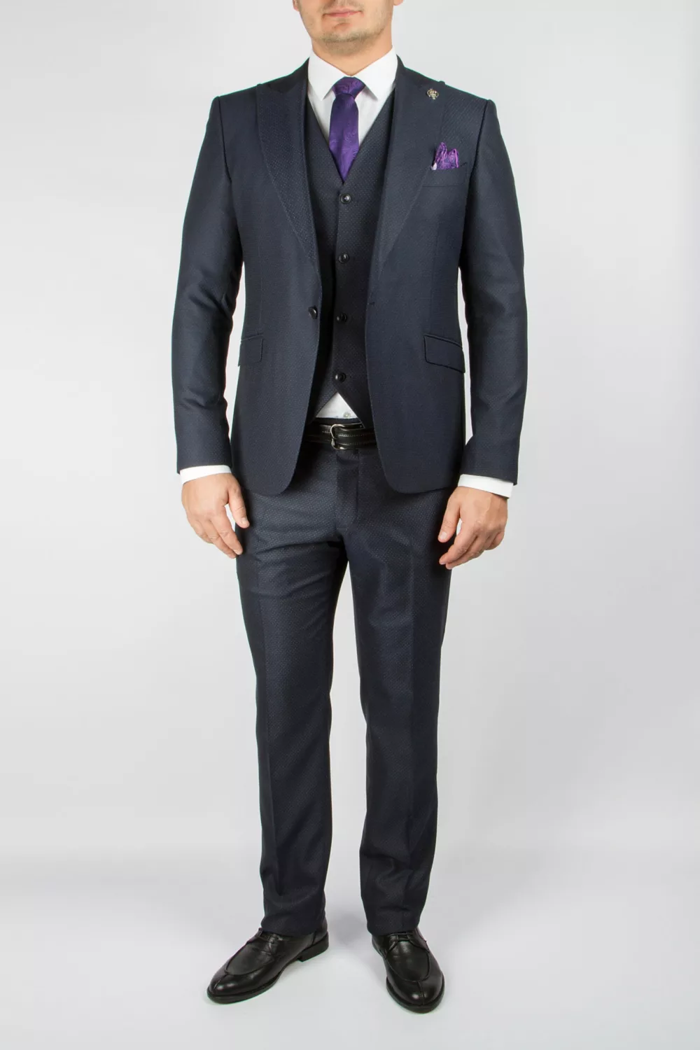61 Приталенный костюм-тройка темно-синего цвета Каталог