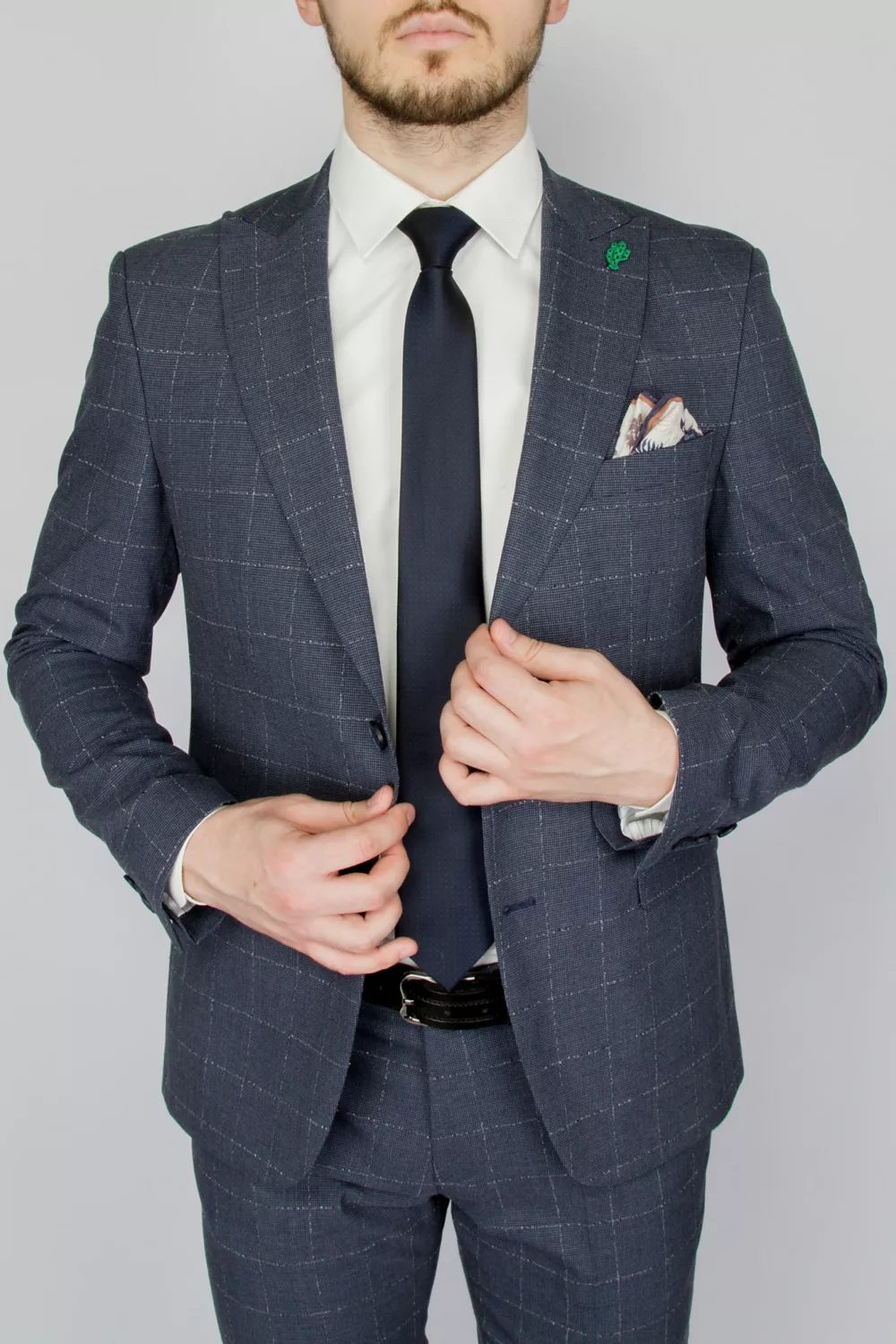 Костюм-двойка серого цвета в клетку Каталог