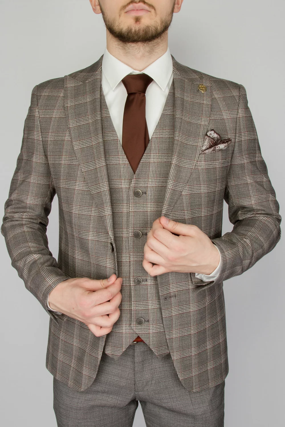 Клетчатый серый костюм-тройка Каталог