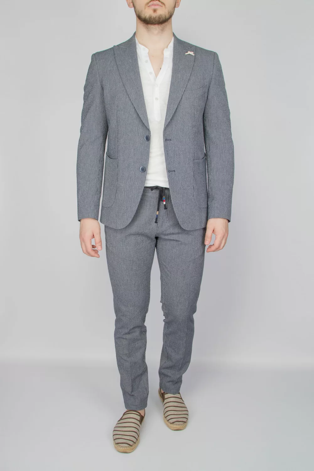 Костюм-двойка серого цвета Каталог