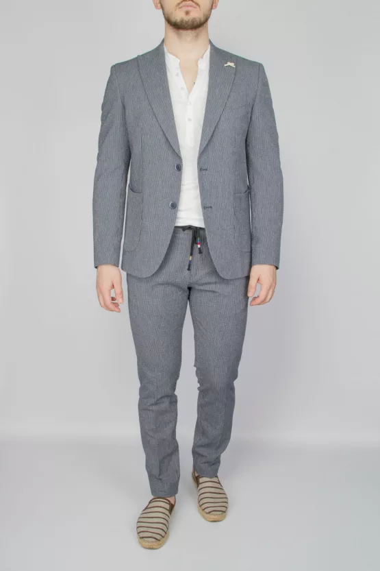 Костюм-двойка серого цвета Каталог