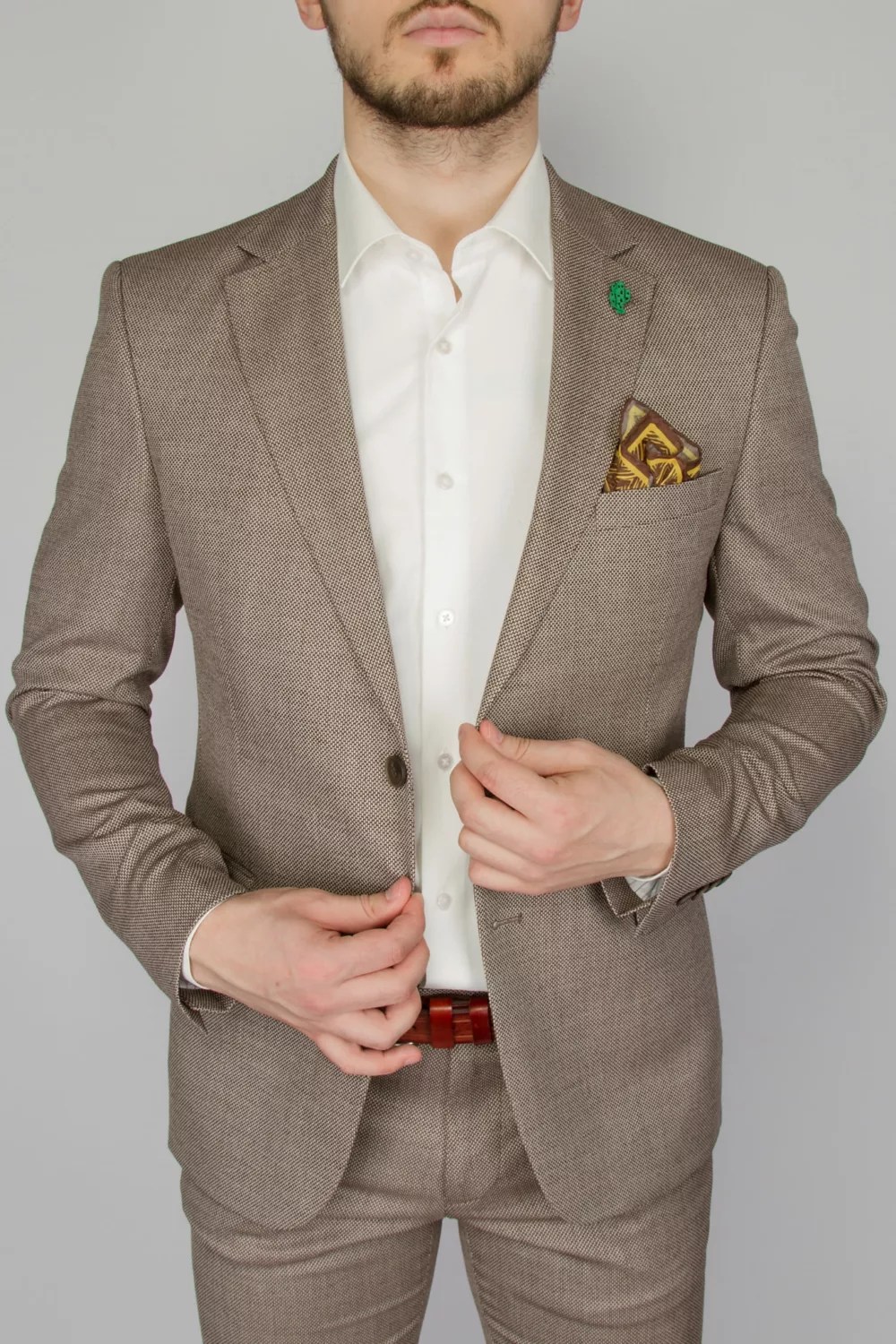 Костюм-двойка песочного цвета Каталог