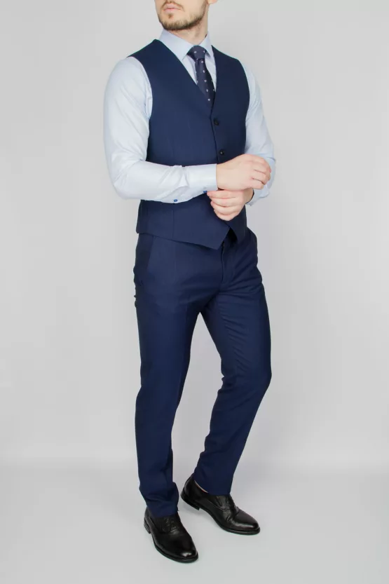 Костюм-тройка синего цвета в тонкую полосу Вечерние мужские костюмы