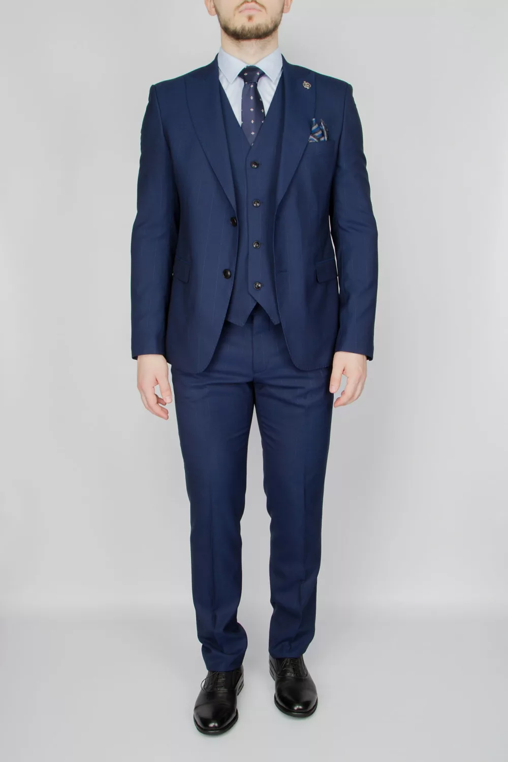 66 Костюм-тройка синего цвета в тонкую полосу Вечерние мужские костюмы