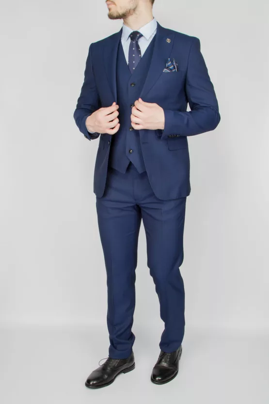 Костюм-тройка синего цвета в тонкую полосу Вечерние мужские костюмы