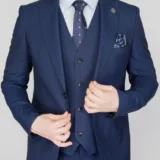 Костюм-тройка синего цвета в тонкую полосу Вечерние мужские костюмы