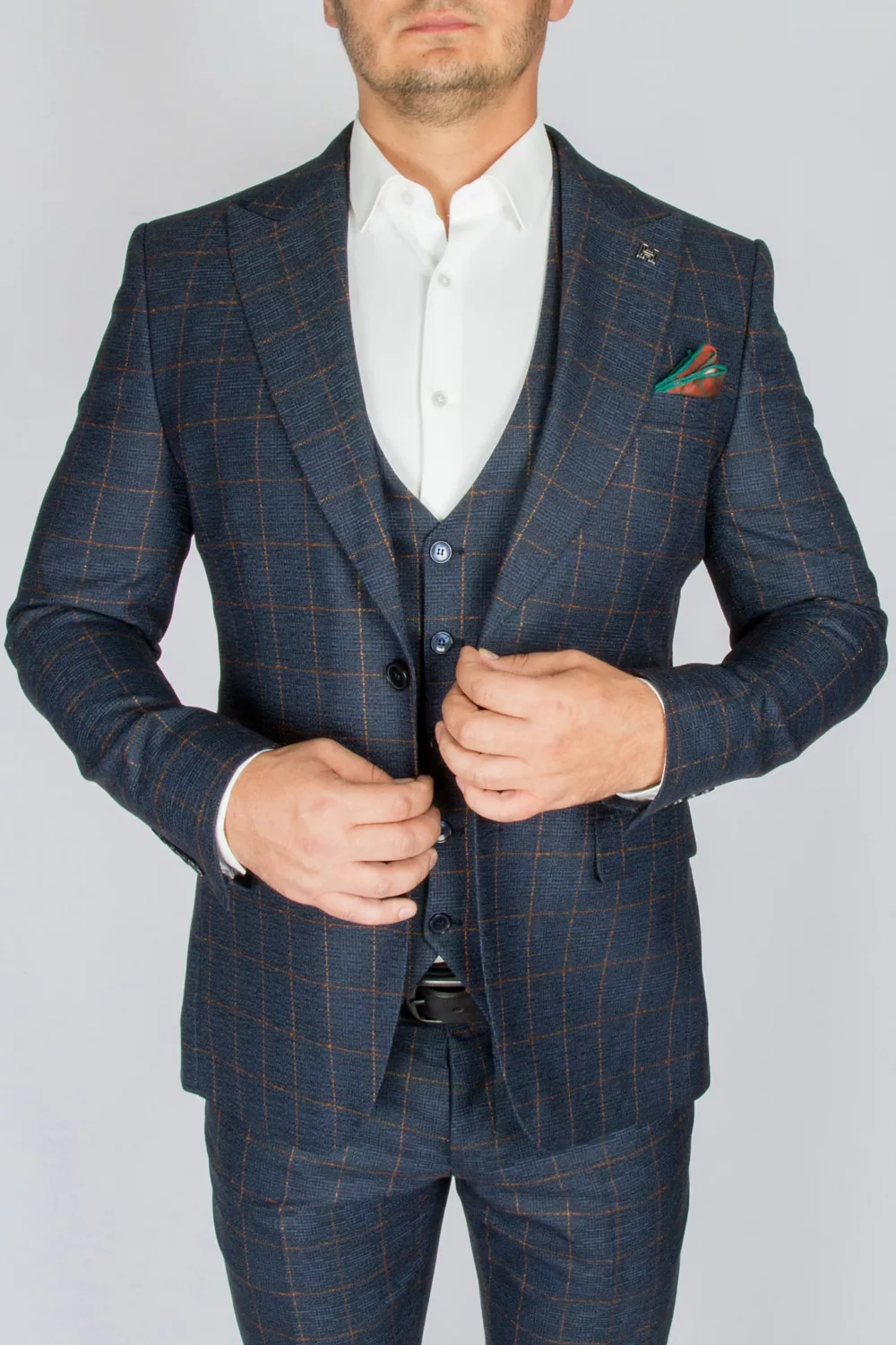Костюм-тройка темно-синего цвета в оранжевую клетку Вечерние мужские костюмы