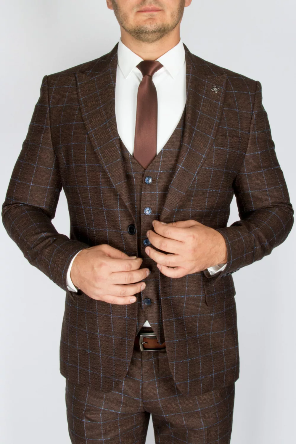 Костюм-тройка шоколадного цвета в голубую клетку Брючные мужские костюмы