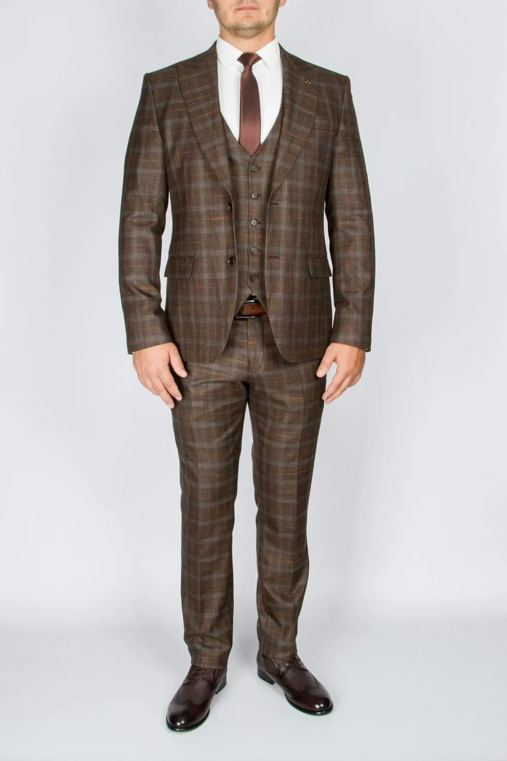 9 Костюм-тройка коричневого цвета в серую клетку Каталог