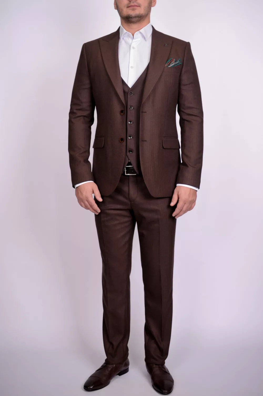 ODS_1220_00004 Твидовый костюм-тройка коричневого цвета Каталог