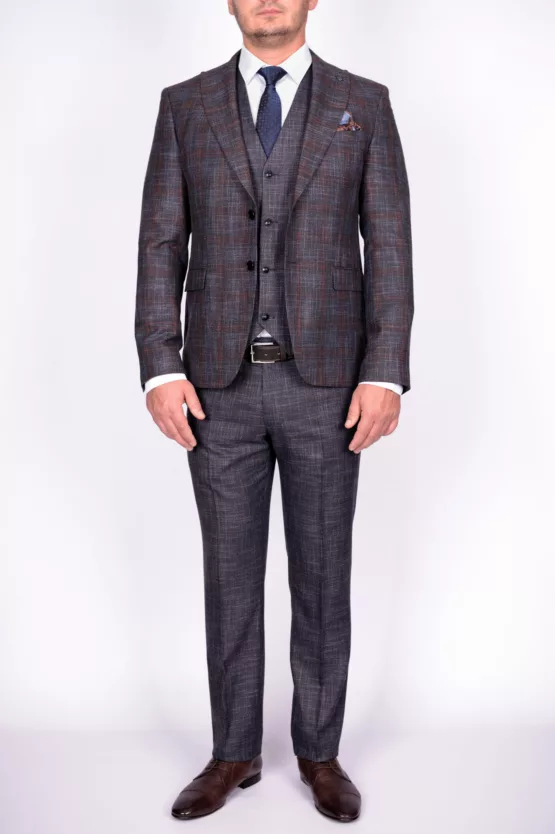 Костюм-тройка серого цвета с клеточным пиджаком Вечерние мужские костюмы