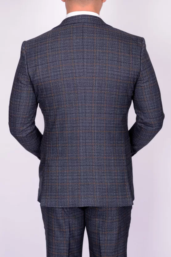 Костюм-тройка серого цвета в клетку Каталог