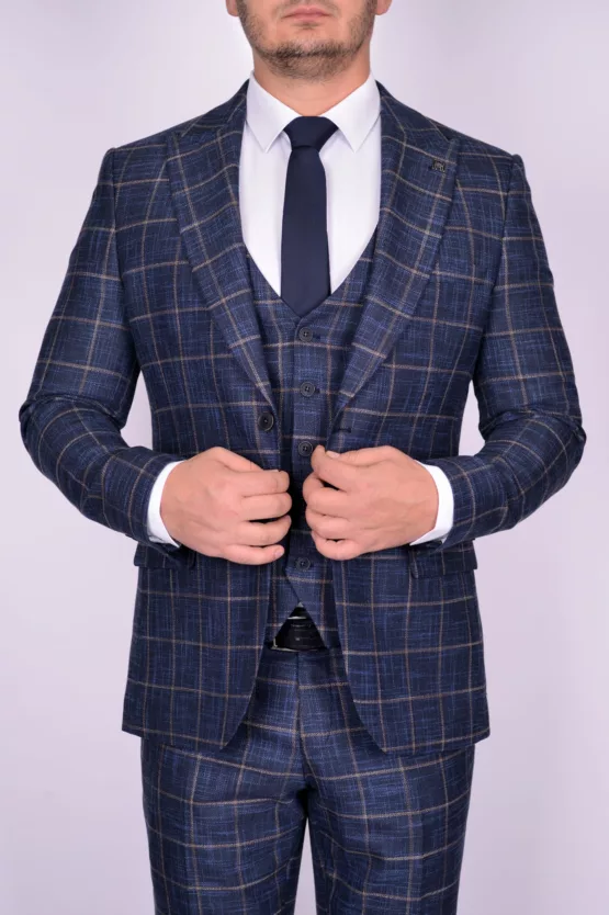 Костюм-тройка синего цвета в крупную клетку Брючные мужские костюмы
