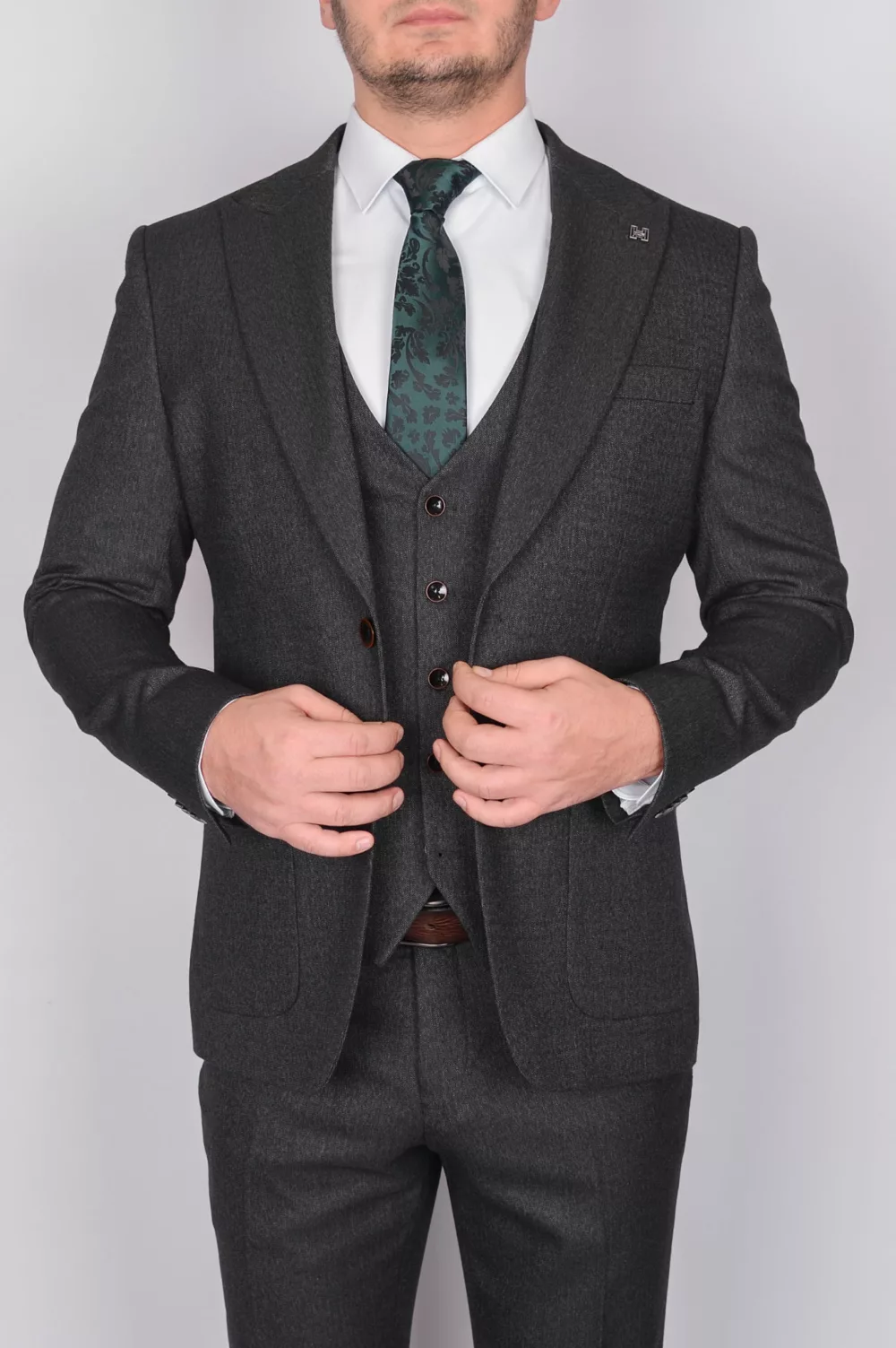 Твидовый костюм-тройка темно-серого цвета Каталог