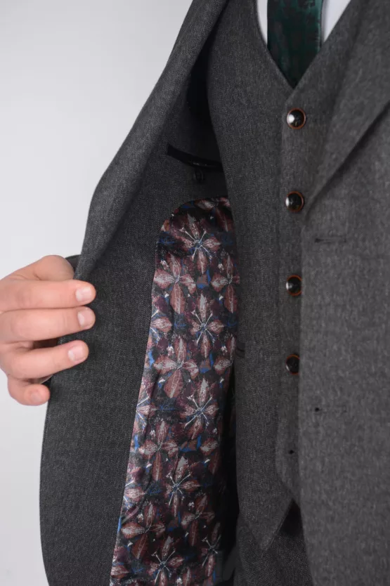 Твидовый костюм-тройка темно-серого цвета Каталог