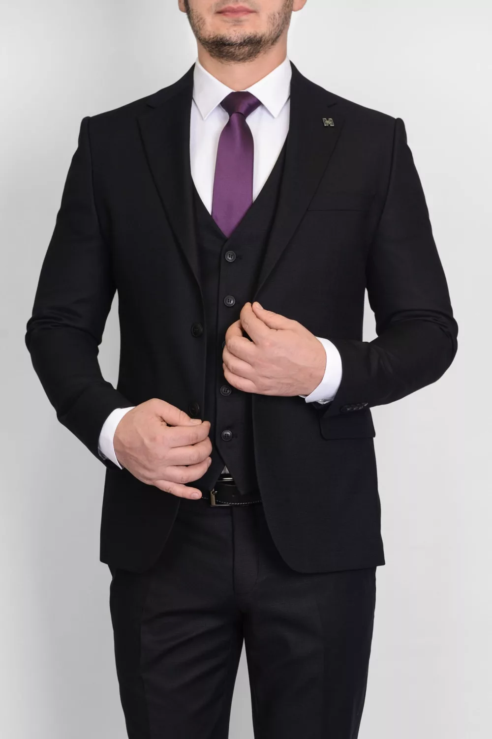 Костюм-тройка матово черного цвета. Каталог