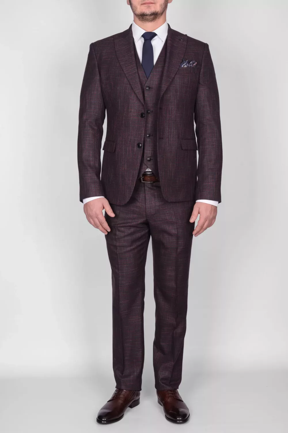 ODS_1441_00032 Костюм-тройка коричневого цвета Брючные мужские костюмы