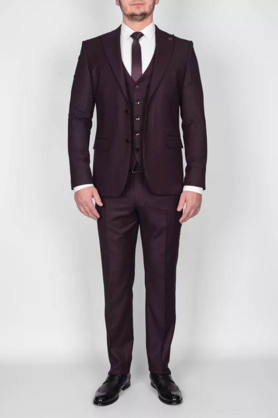 Костюм-тройка вишневого цвета с выработкой Каталог