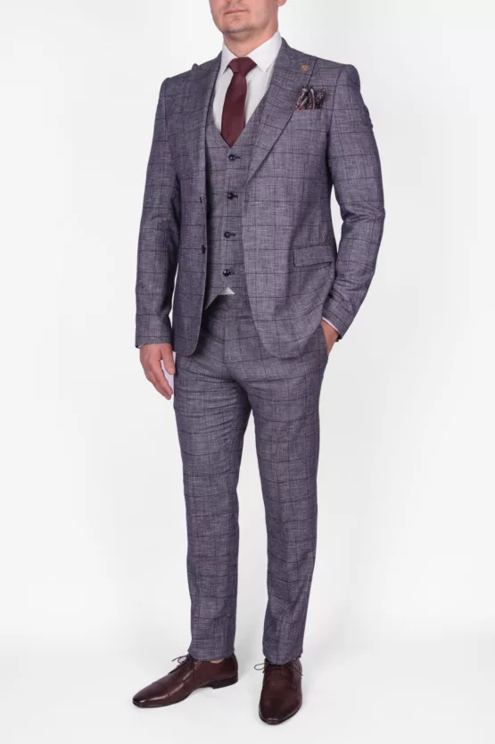 Костюм-тройка светло-серого цвета в марсаловую клетку Каталог