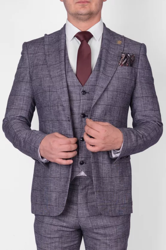 Костюм-тройка светло-серого цвета в марсаловую клетку Каталог