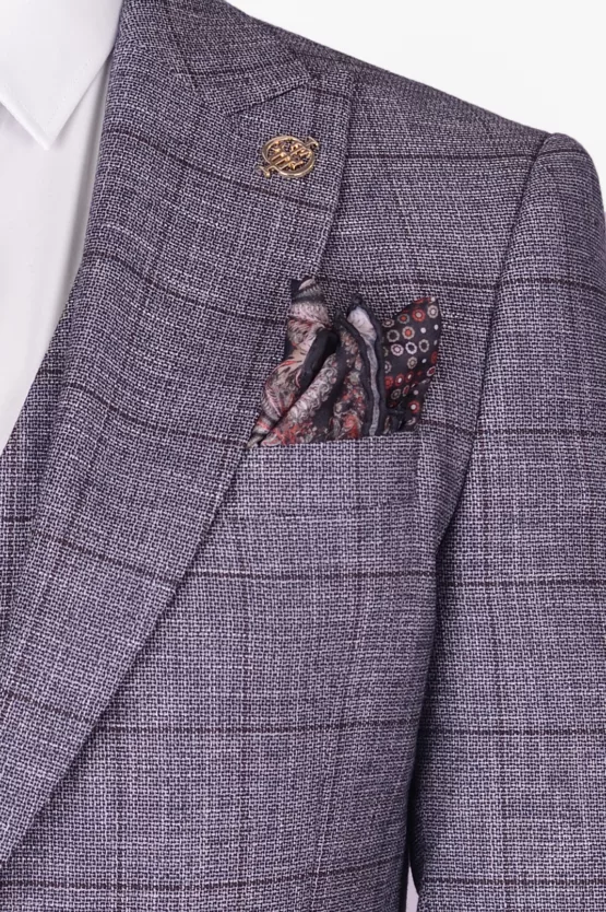 Костюм-тройка светло-серого цвета в марсаловую клетку Каталог