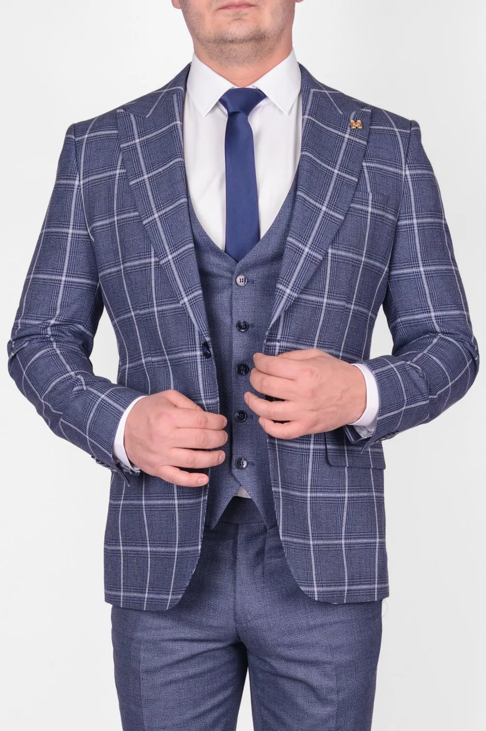 Костюм-тройка светло-серого цвета, пиджак в яркую клетку Вечерние мужские костюмы