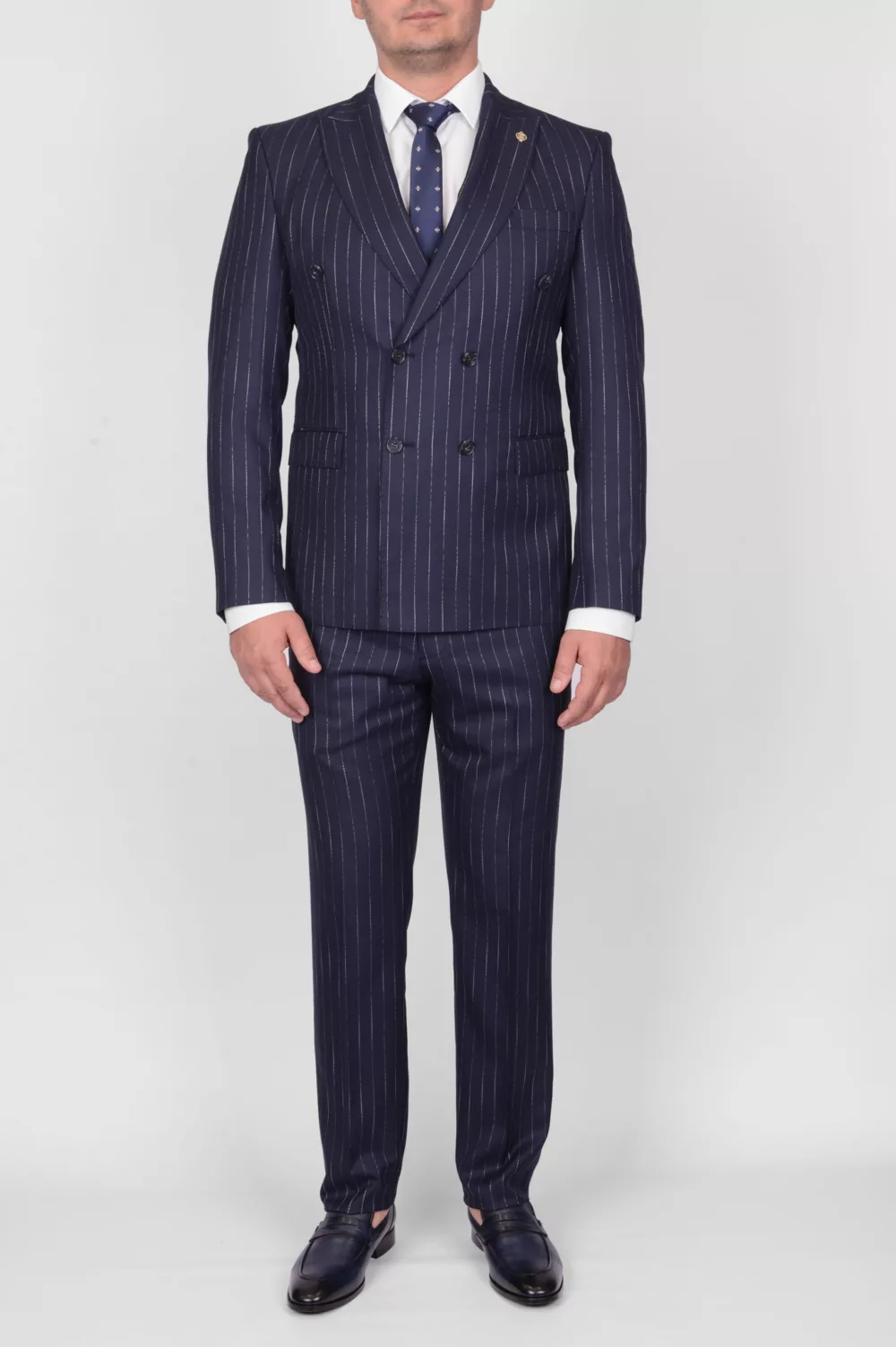 Двубортный костюм в тонкую полосу Вечерние мужские костюмы