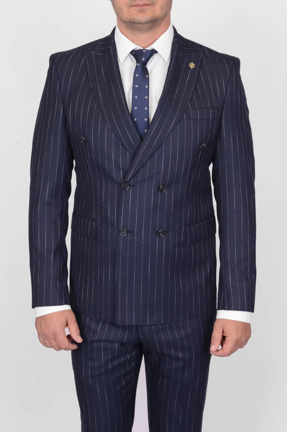 Двубортный костюм в тонкую полосу Вечерние мужские костюмы