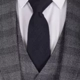 Костюм-тройка серого цвета в клетку Каталог