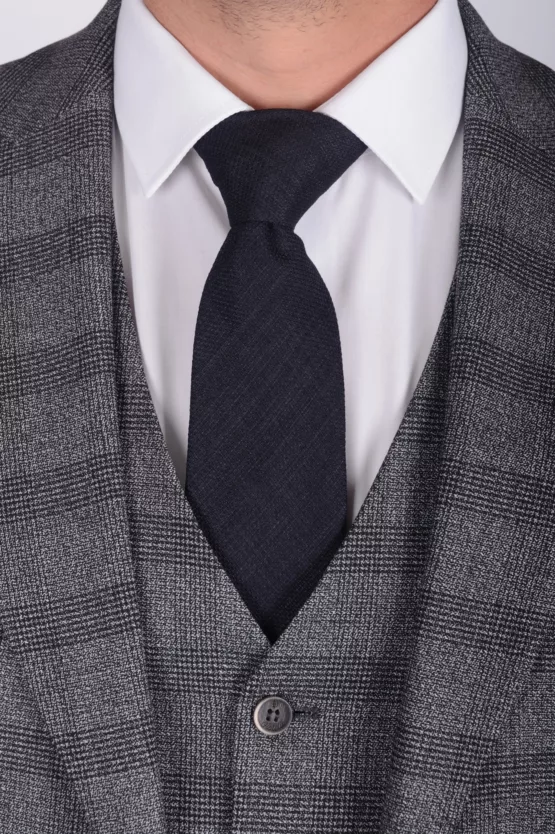 Костюм-тройка серого цвета в клетку Каталог