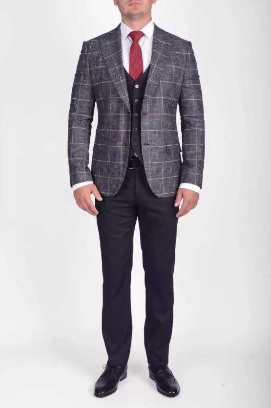 Костюм-тройка в крупную клетку с однотонными брюками Каталог
