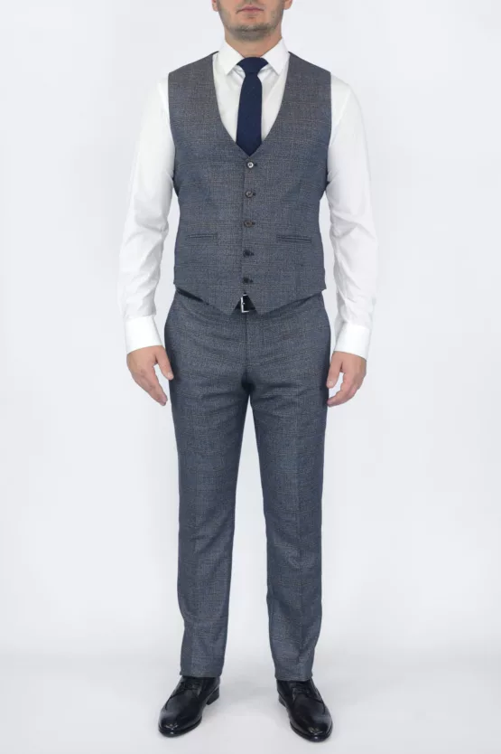 Серый костюм-тройка в песочную клетку Каталог