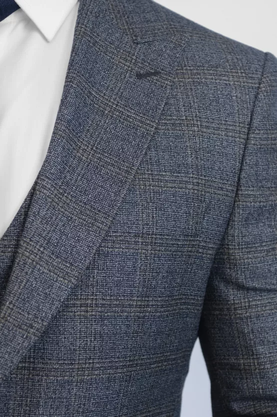 Серый костюм-тройка в песочную клетку Каталог