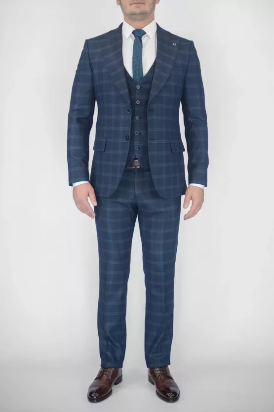 Изумрудный костюм-тройка в клетку Каталог