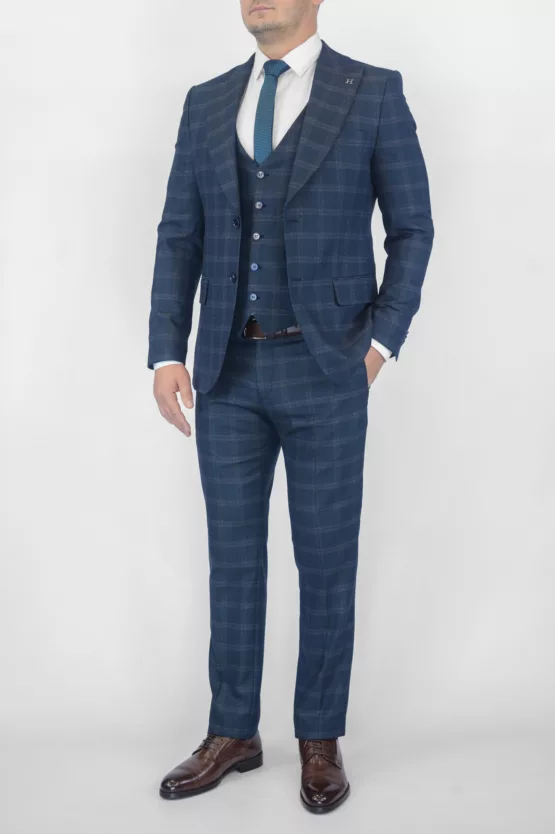 Изумрудный костюм-тройка в клетку Каталог