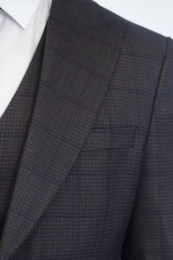 Костюм-тройка темно-коричневый цвет в клетку Каталог