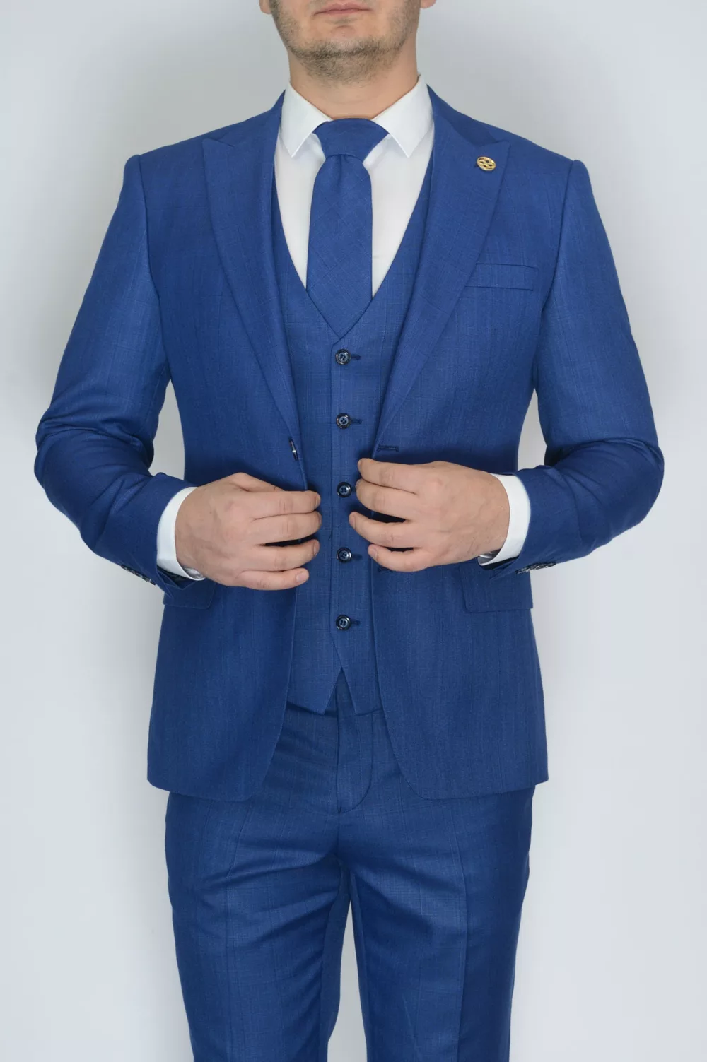 Костюм-тройка ярко-синего цвета Каталог