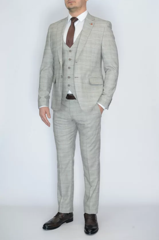 Костюм-тройка кремового цвета Каталог