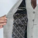 Костюм-тройка кремового цвета Каталог