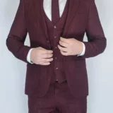 Костюм-тройка насыщенно бордового цвета Вечерние мужские костюмы