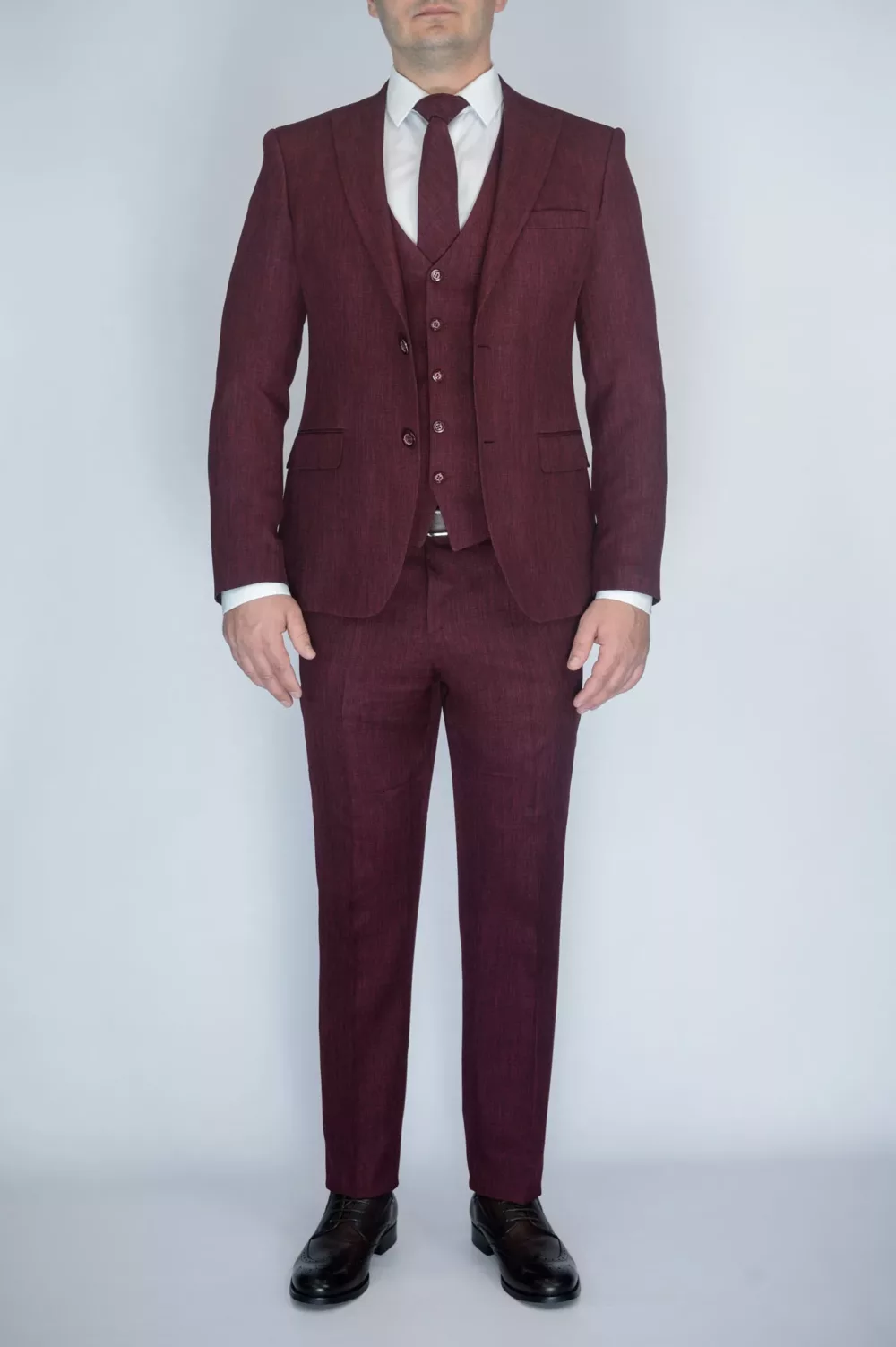Костюм-тройка насыщенно бордового цвета Вечерние мужские костюмы