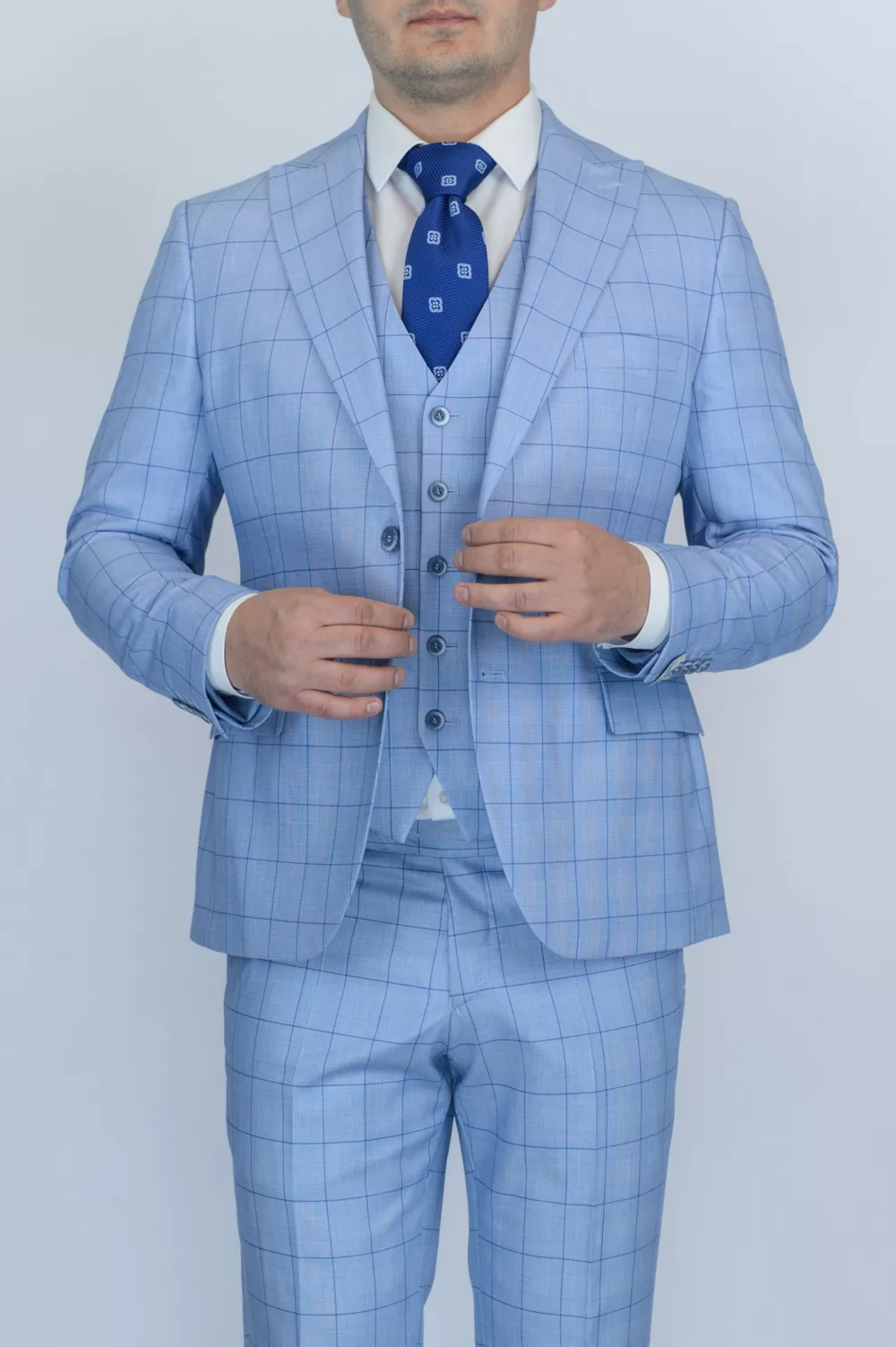 Костюм-тройка небесно-голубого цвета в синюю тонкую клетку Каталог