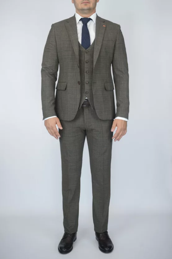 Костюм-тройка шоколадного цвета в клетку Каталог