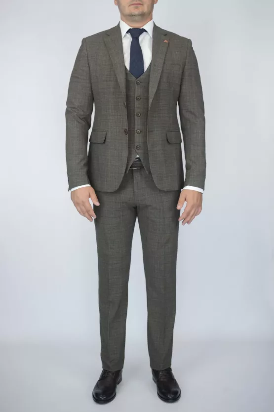 Костюм-тройка шоколадного цвета в клетку Каталог