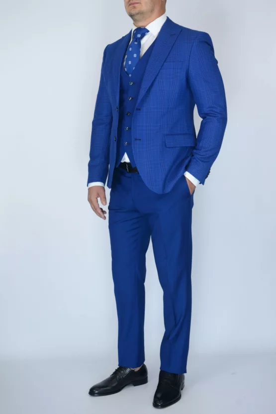 Костюм-тройка светло-синего цвета с клетчатым пиджаком Вечерние мужские костюмы