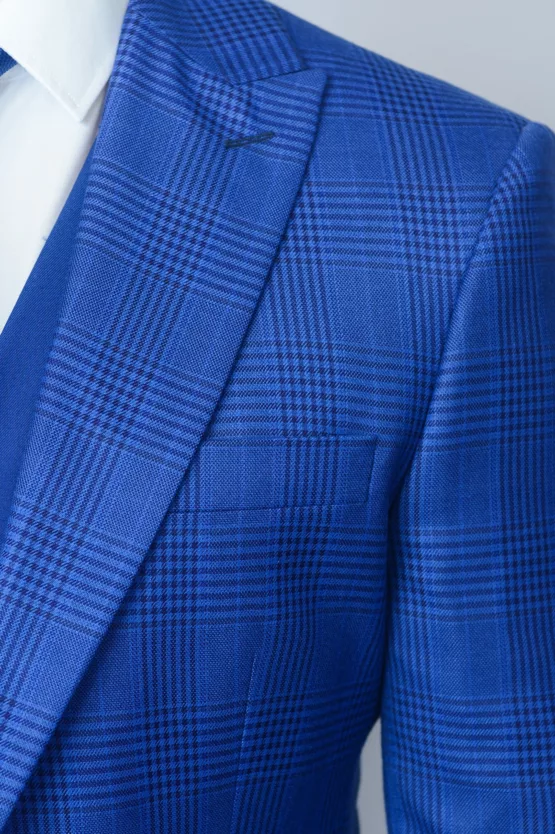 Костюм-тройка светло-синего цвета с клетчатым пиджаком Вечерние мужские костюмы